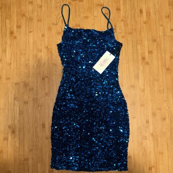 Dress - Picture 2 of 2